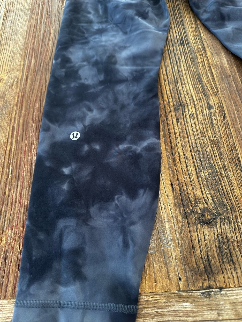 lululemon athletica Black & Gray Tie-Dye Leggings - Picture 7 of 7